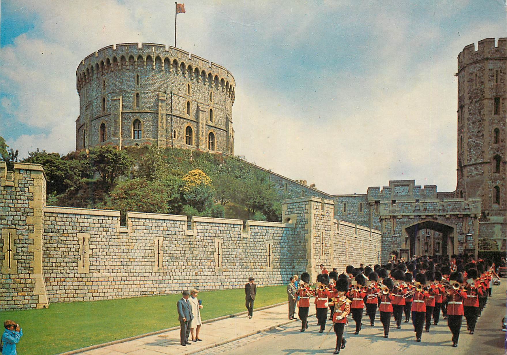 CPM Windsor Castle Berkshire Guards Militaria