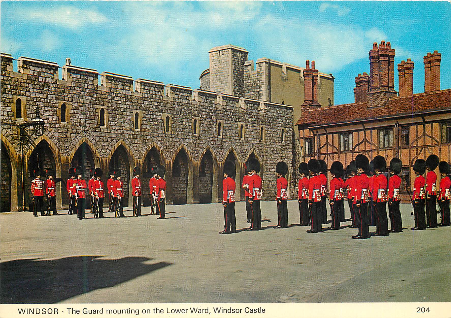 CPM Windsor Castle The Guard mounting on the Lower Ward Militaria