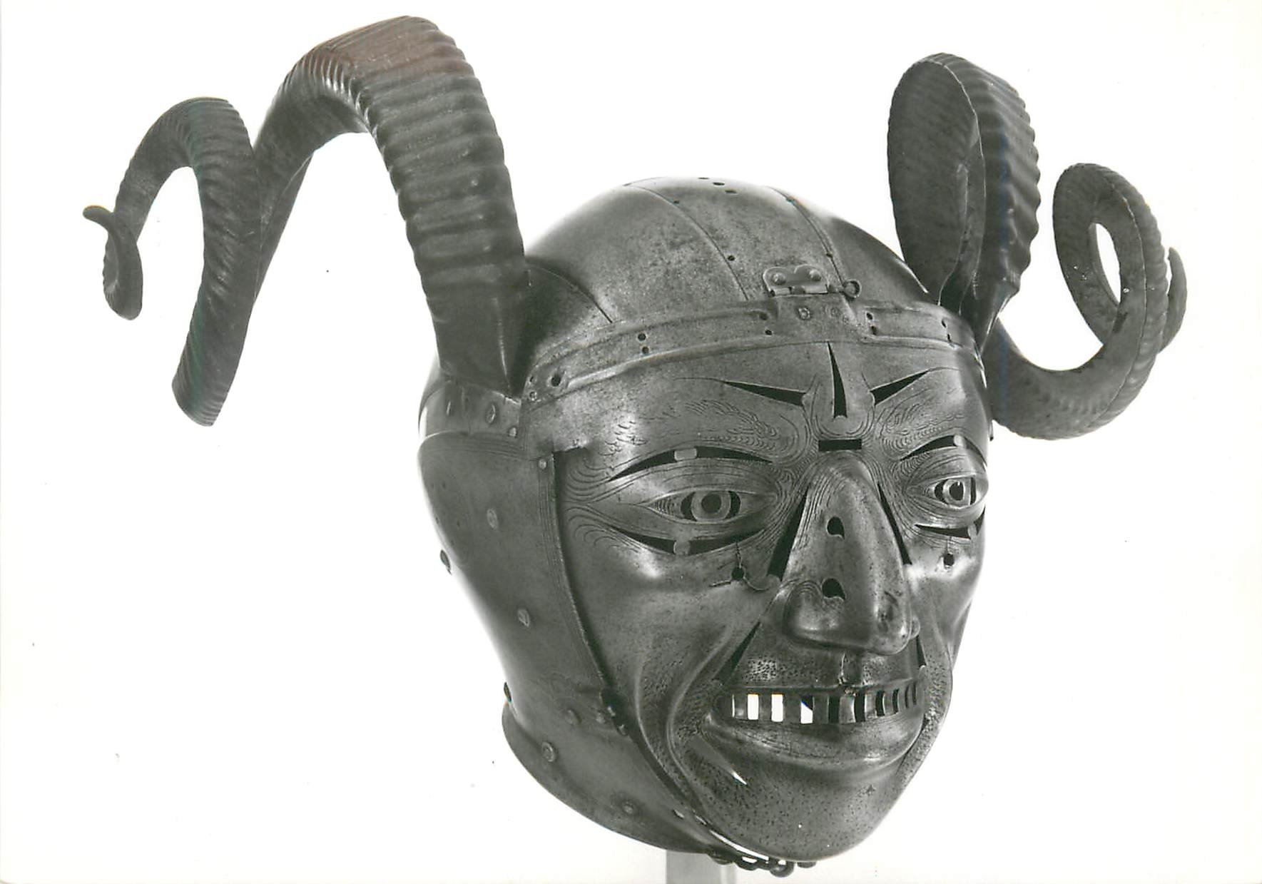 CPM Tower of London Armouries Helmet presented to Henri VIII by the emperor Maximilian I Innsbruck
