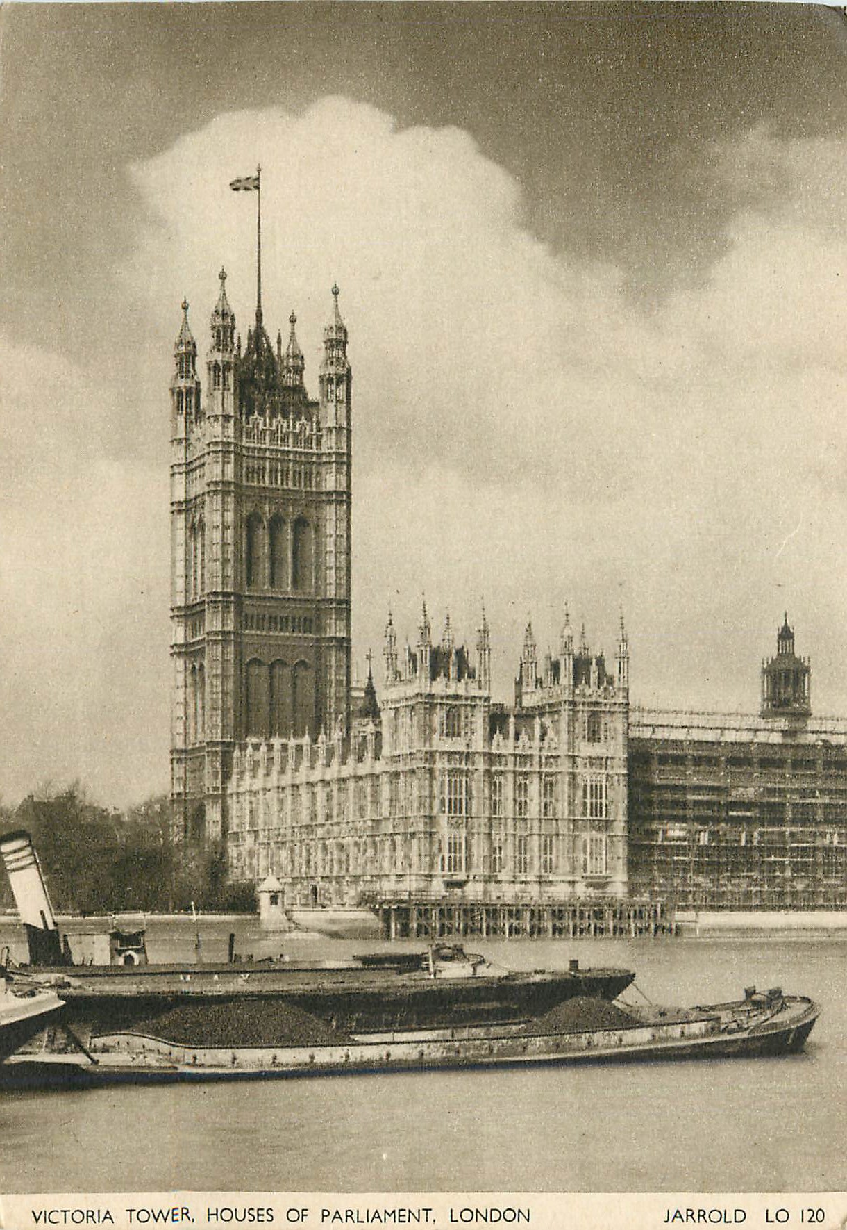 CPM Victoria Tower House of Parliament London Bateau
