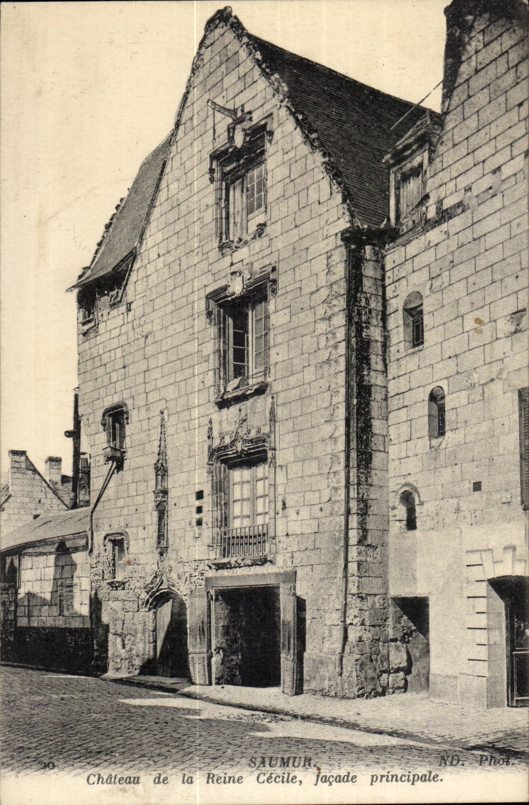 Saumur CPA Chateau de la reine cEcile facade principale