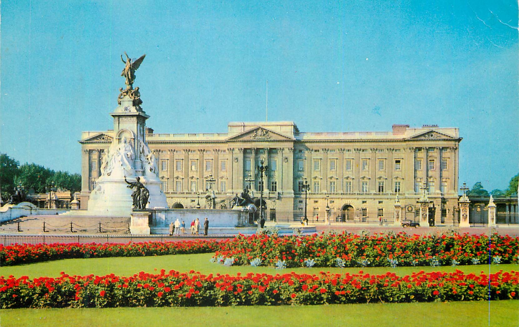 CPM Buckingham Palace Victoria Memorial London 