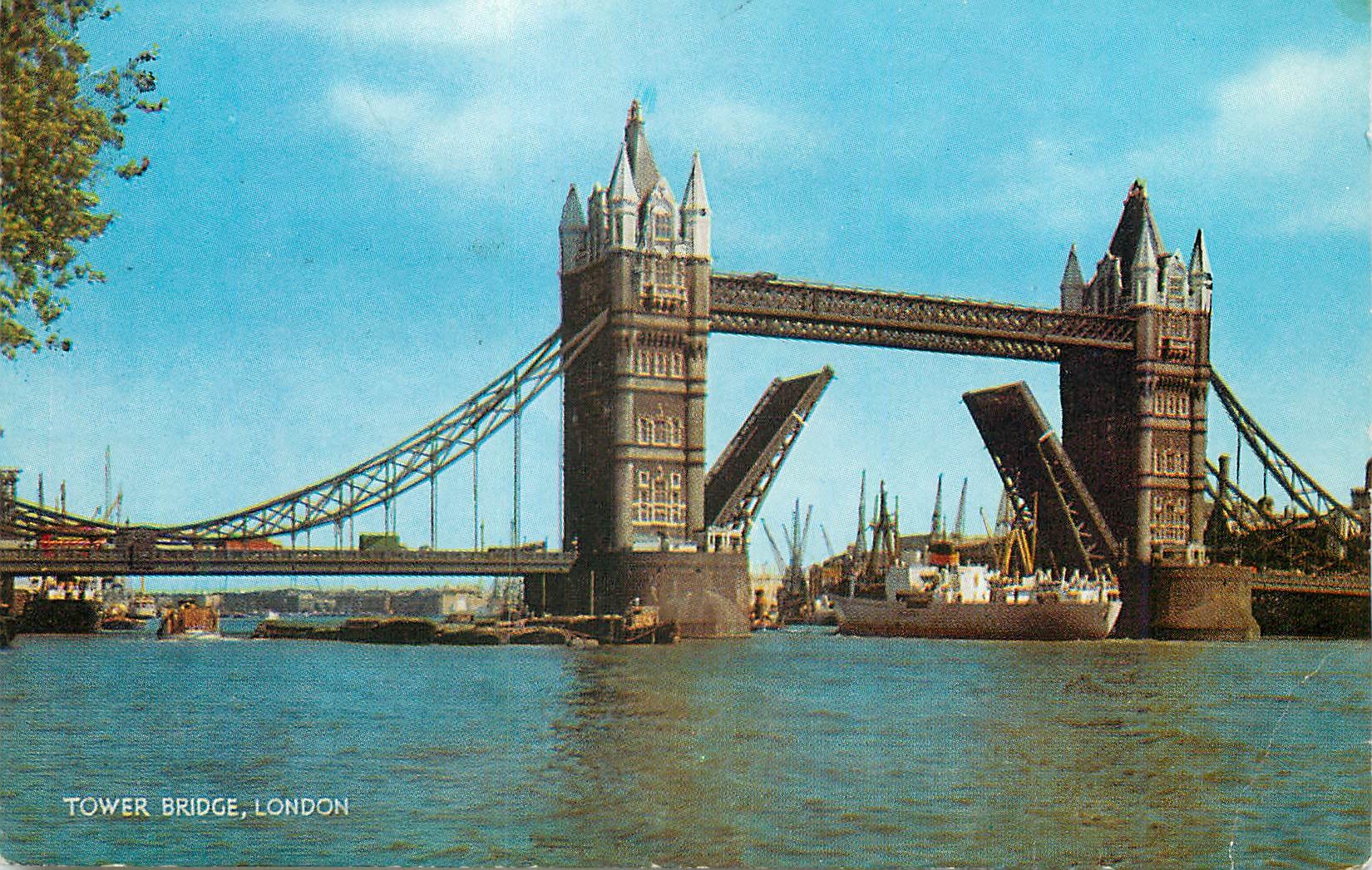 CPM Tower Bridge London  Bateau