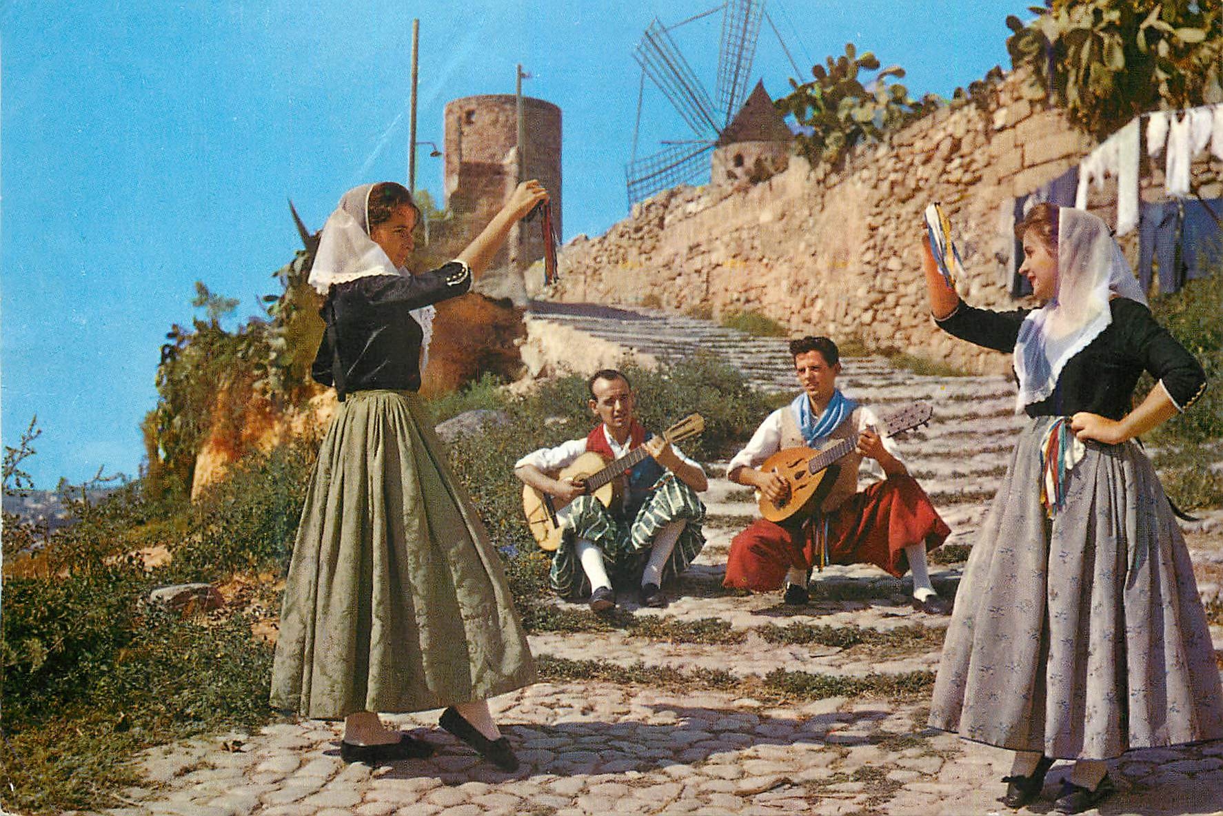 CPM Palma de Mallorca Costumes typiques au moulin du Jonquet 