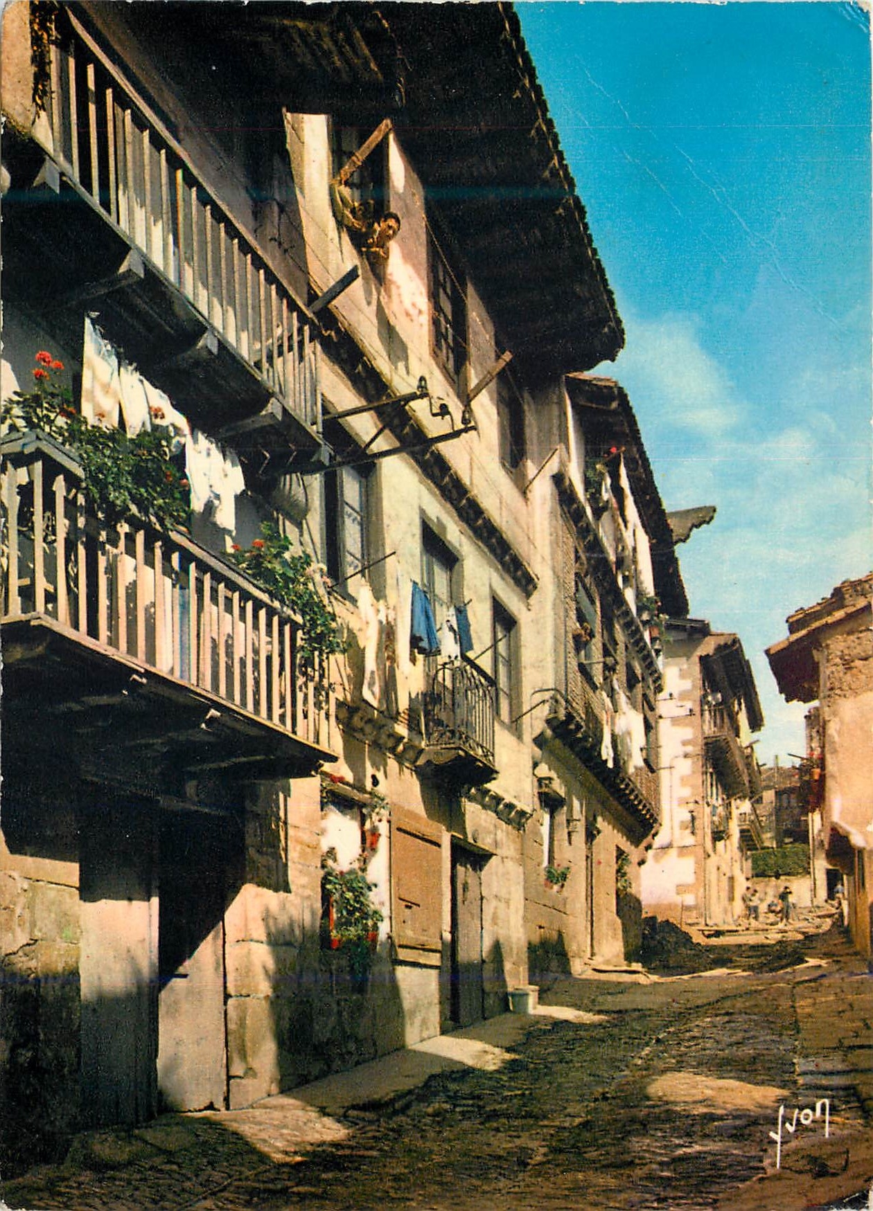 CPM Fontarabie Espagne Une vieille rue 