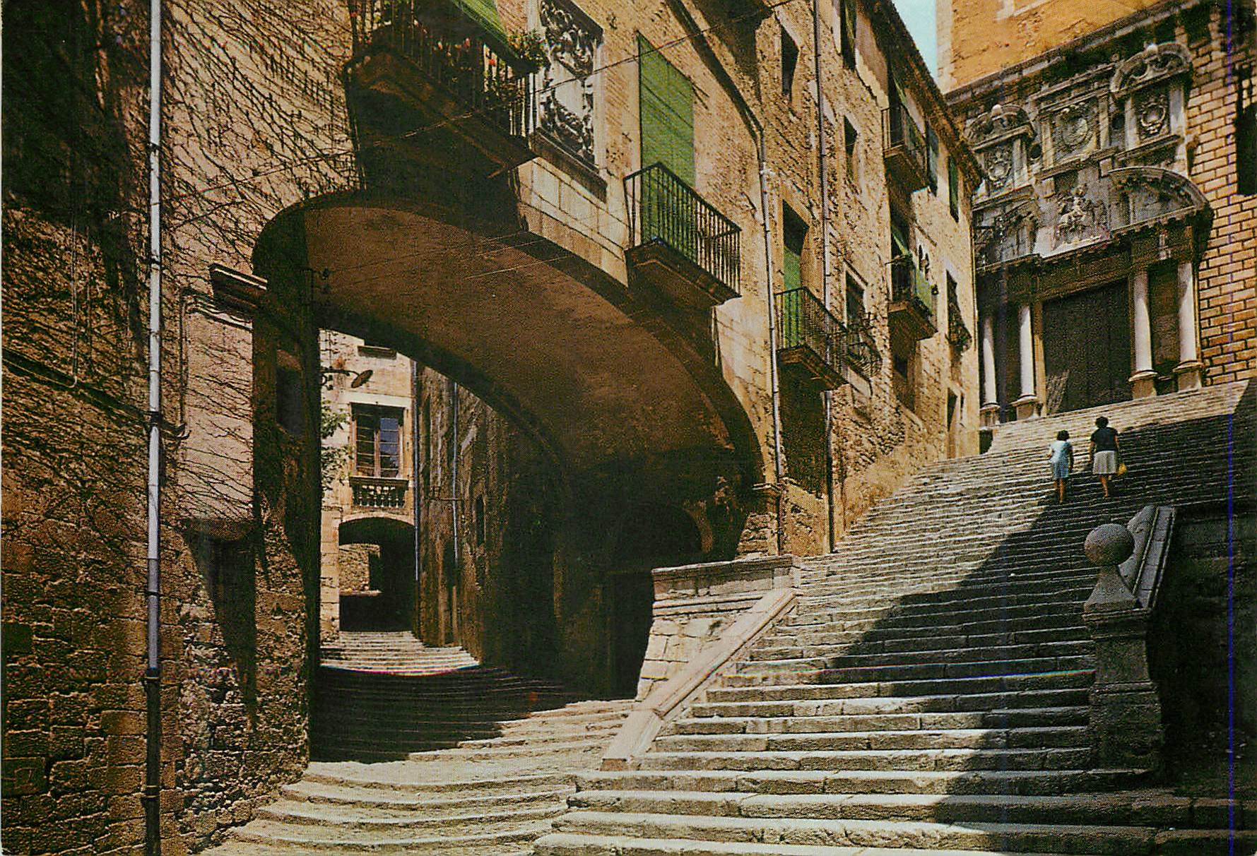 CPM Gerona Palais du Vicomte et facade de Saint Martin 