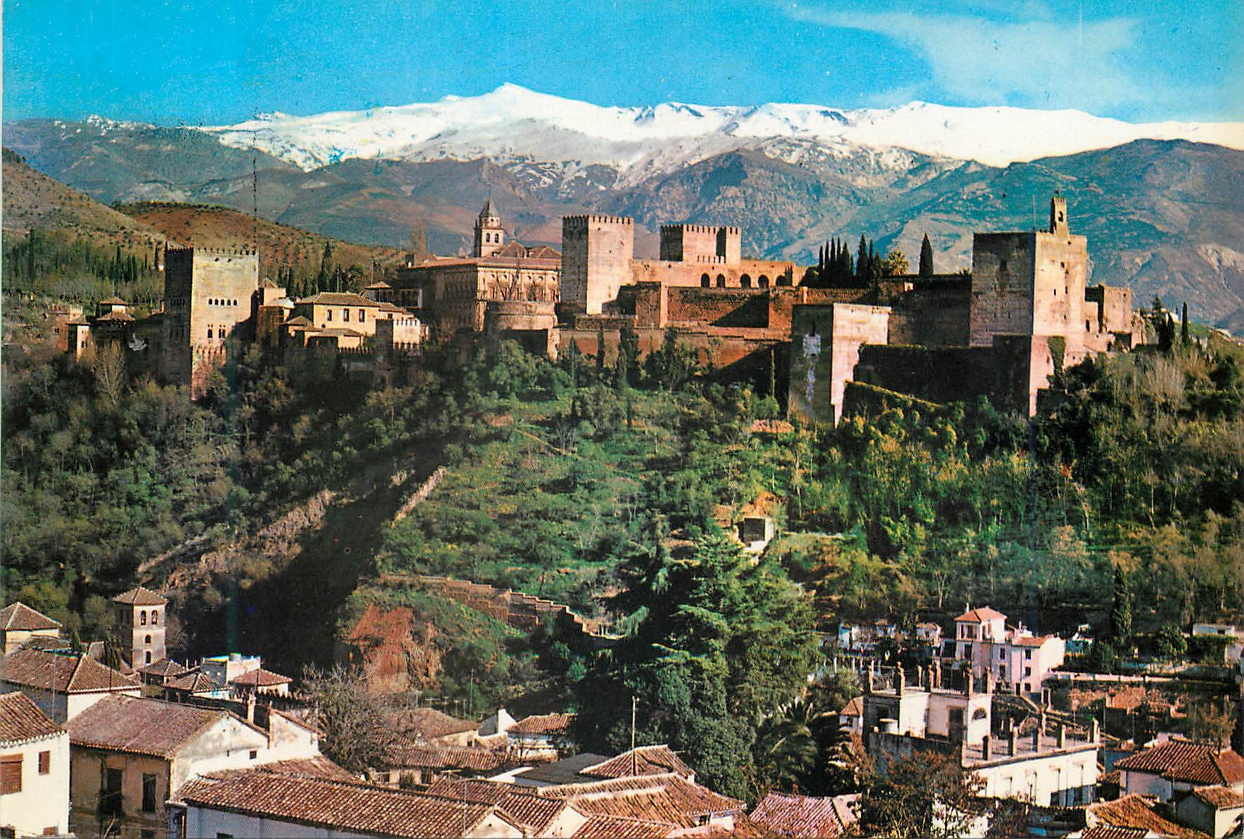 CPM Granada Vue generale de l Alhambra et Sierra Nevada 