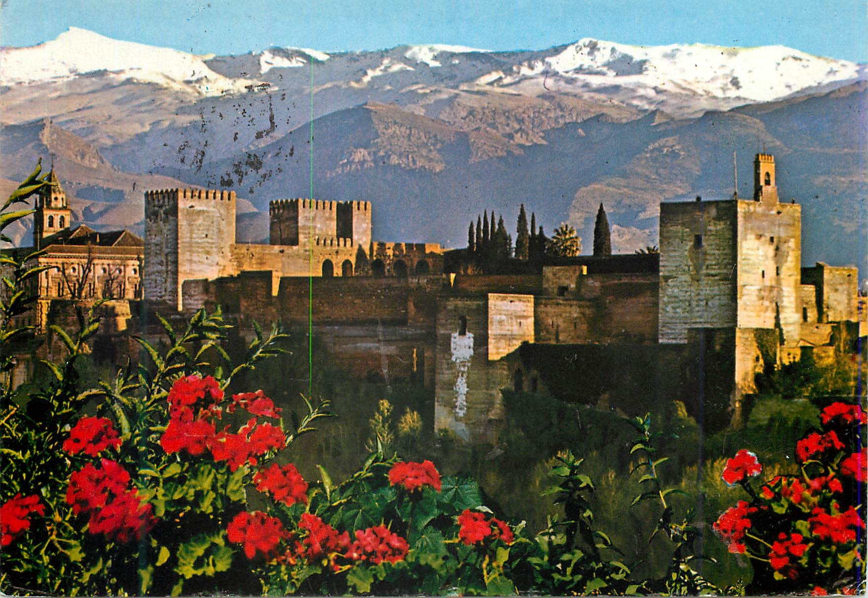 CPM Granada Vue generale de l Alhambra et Sierra Nevada 