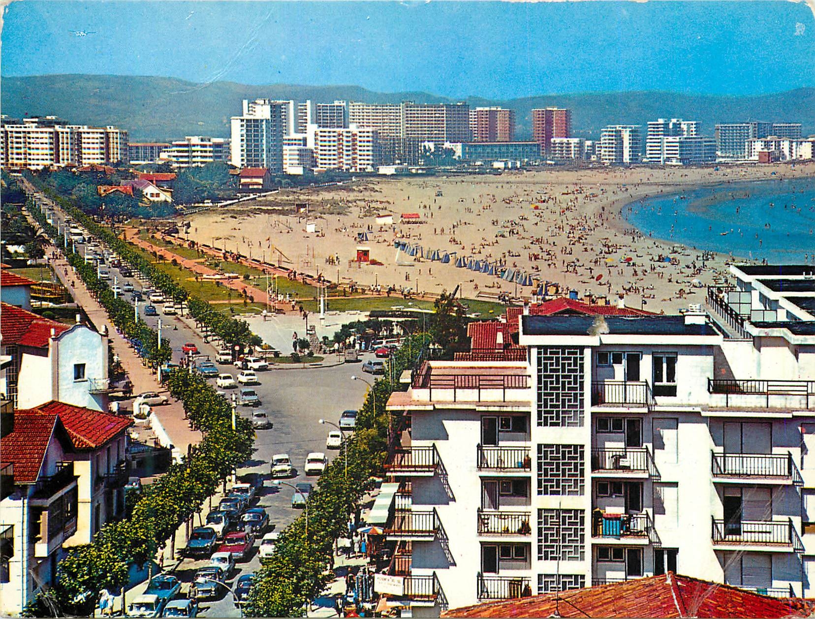 CPM Laredo L Avenue de la Victoire et la Plage 