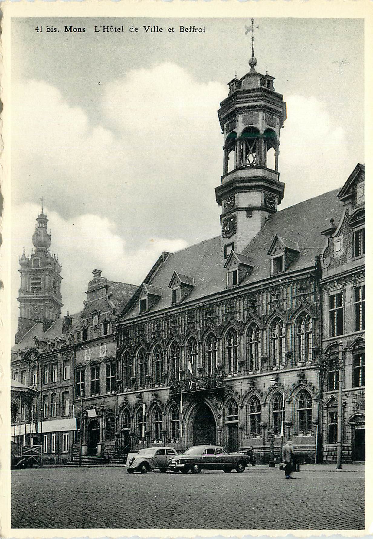 CPM Mons L Hotel de Ville et Beffroi 