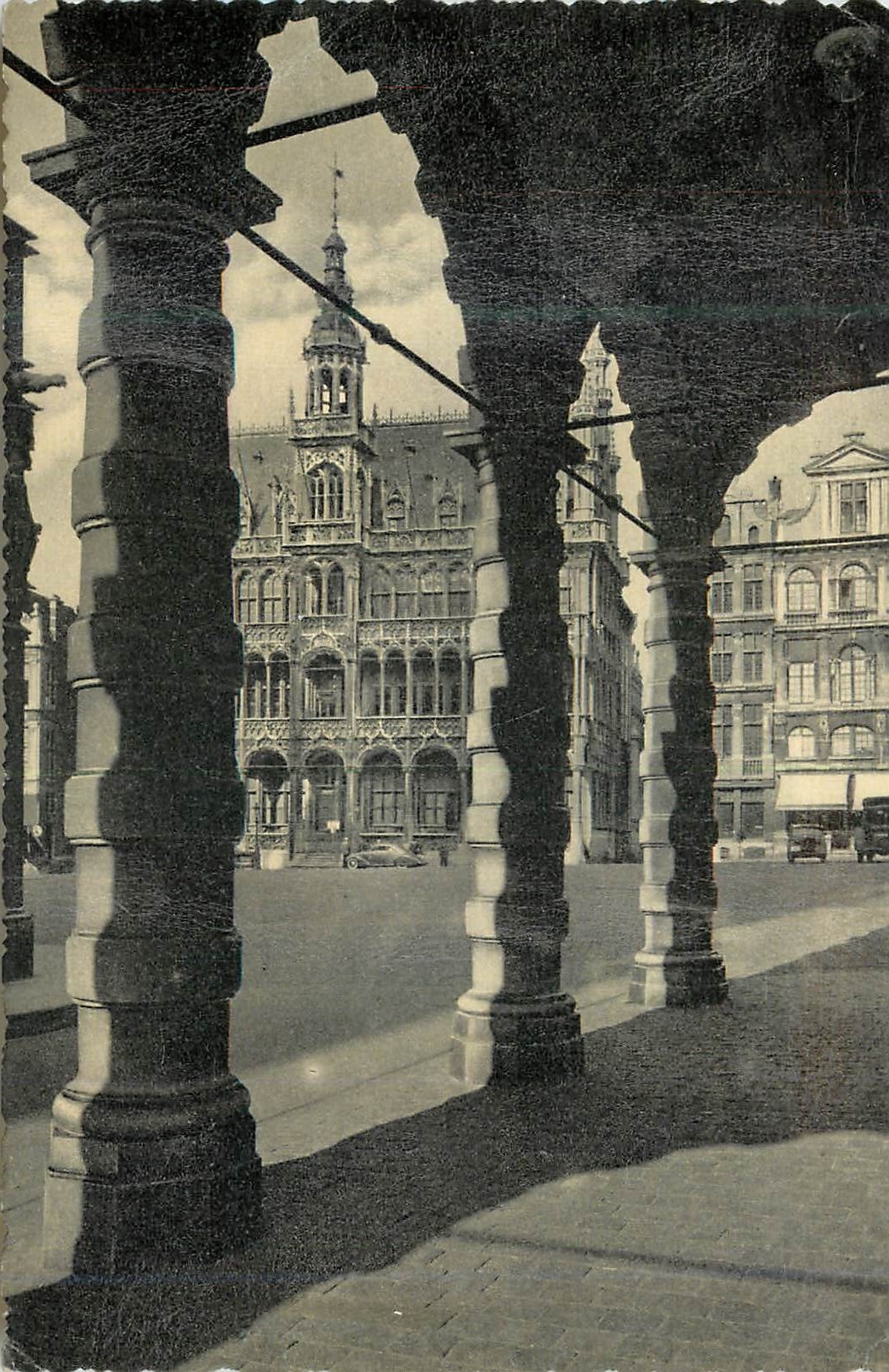 CPM Bruxelles Grand Place Vue de la Maison du Roi 