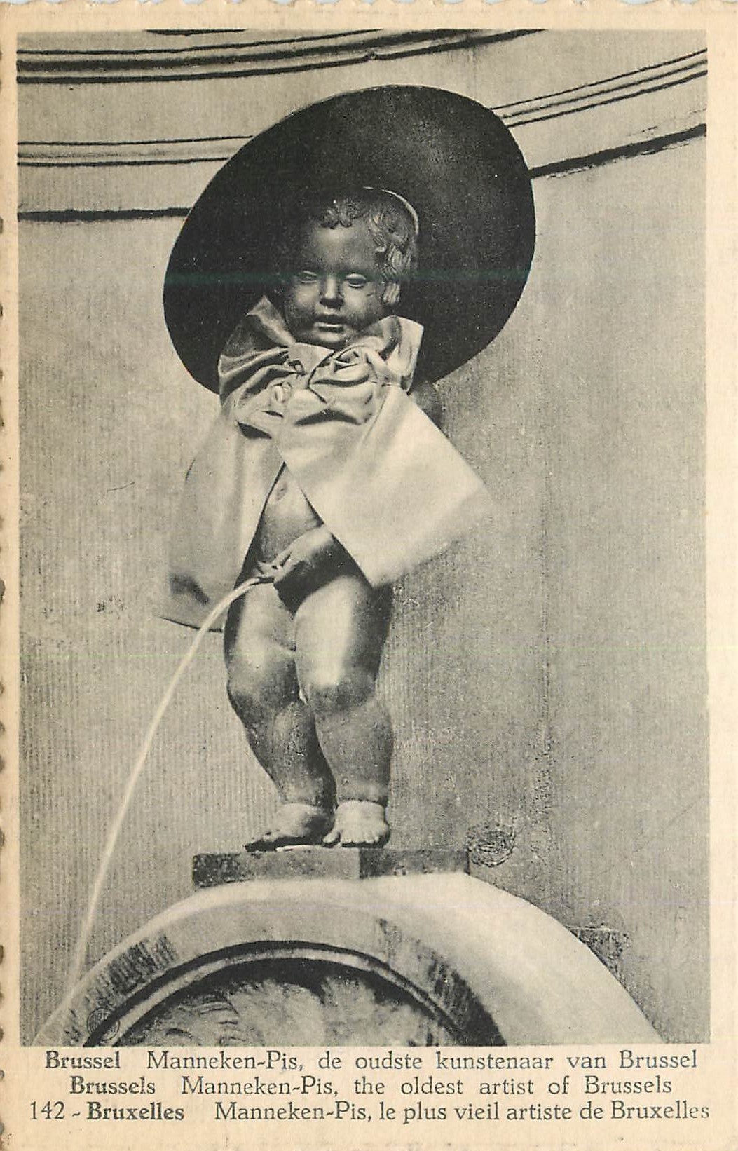 Manneken-Pis, le plus vieil artiste de Bruxelles — Phototypie A. Dohmen, n°142