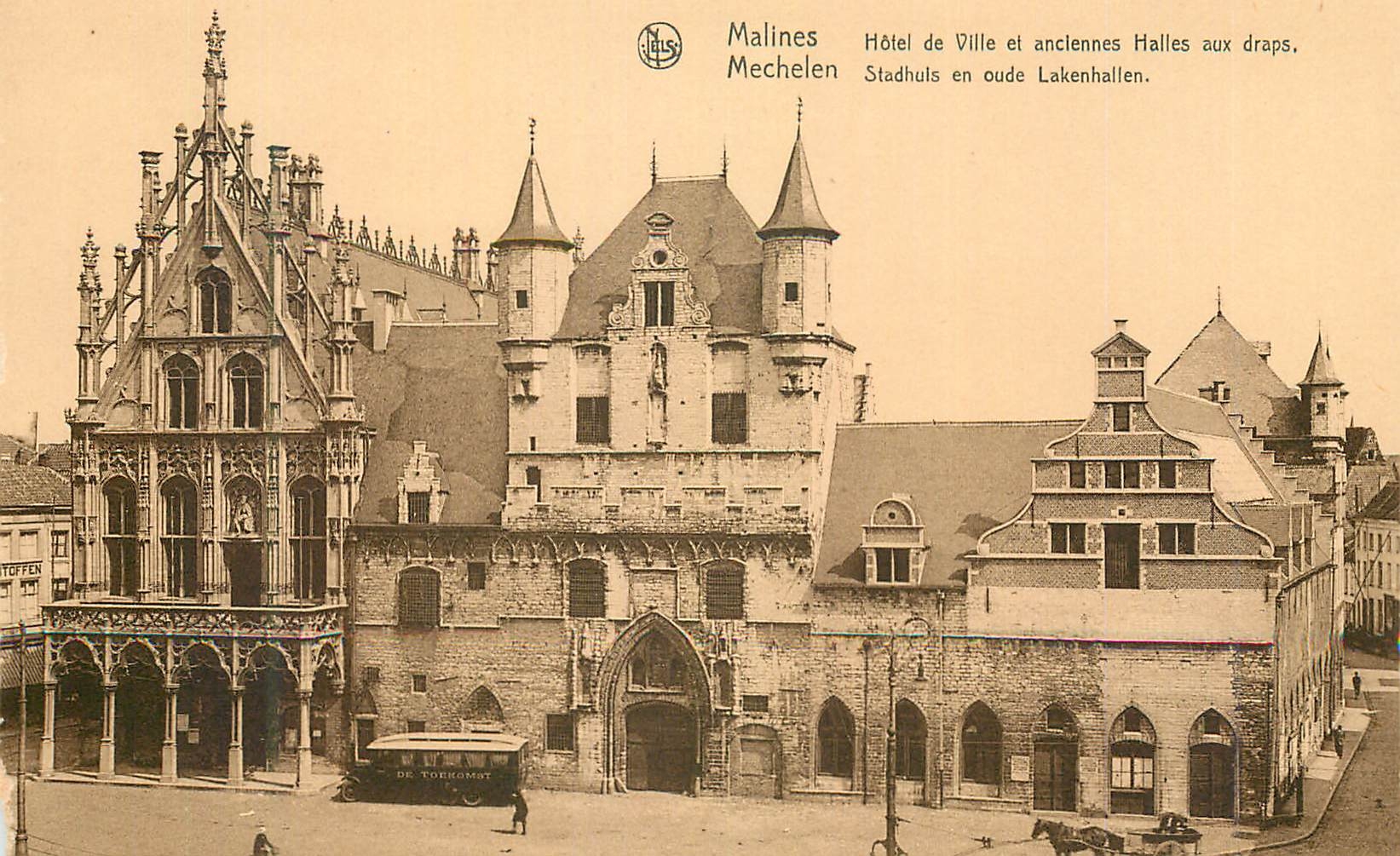CPM Malines Hotel de Ville et anciennes Halles aux drapes 