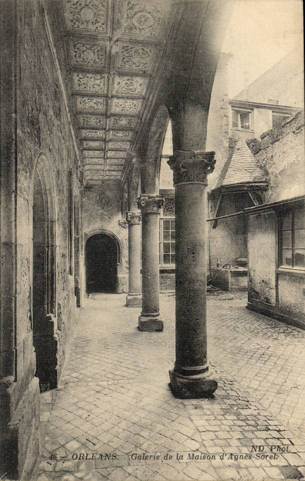 Orleans CPA Galerie de la Maison d'Agnes Sorel