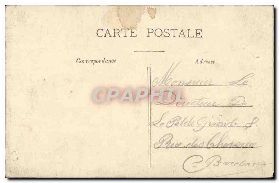 Femme en robe bleue — pose élégante — M.F. Paris — Reverso