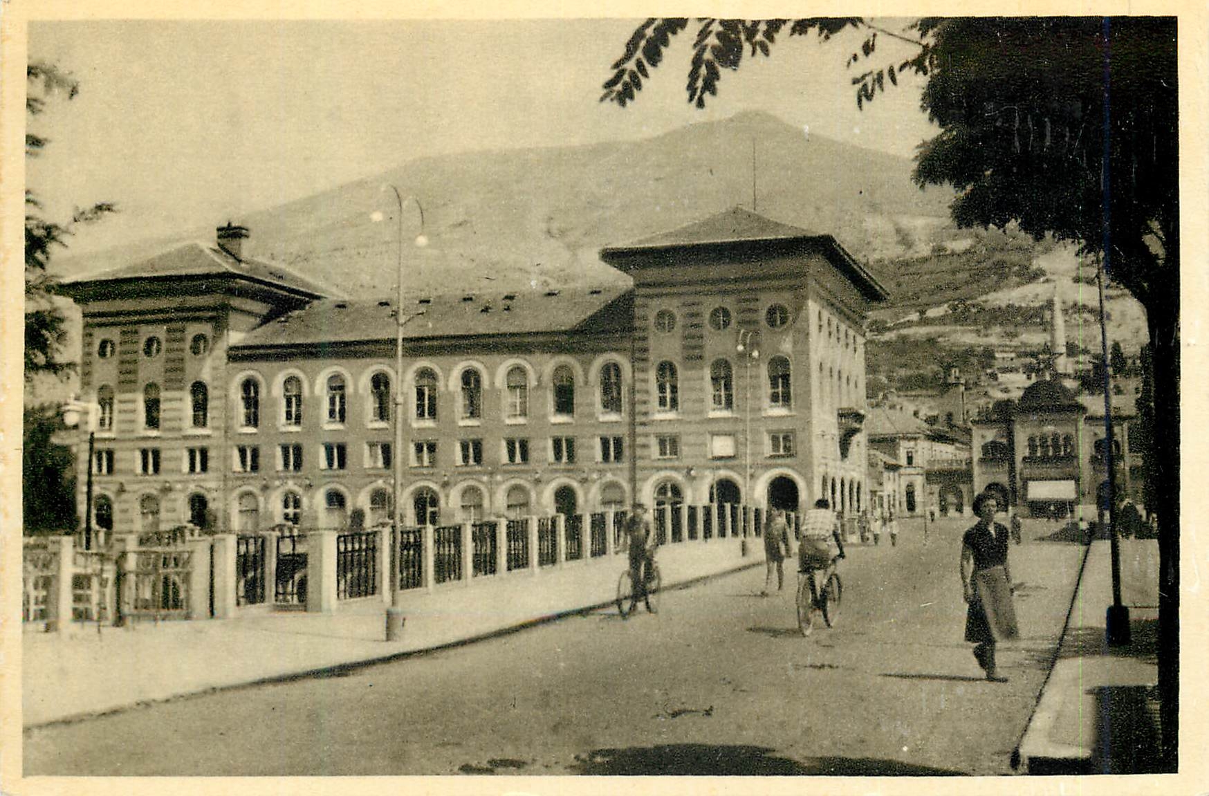 CPM Mostar Pont Marechal Tito et hotel Neretva 