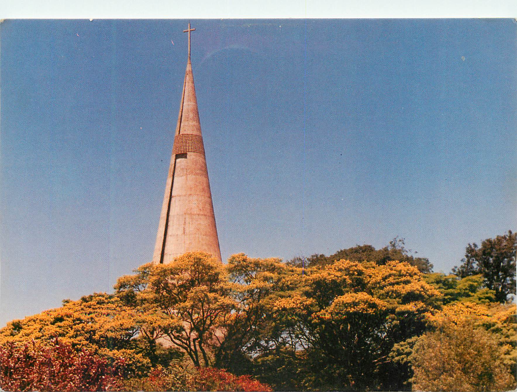 Cathédrale Nossa Senhora da Glória — Maringá — Éditeur Ueta Cine Foto Som, n° 73