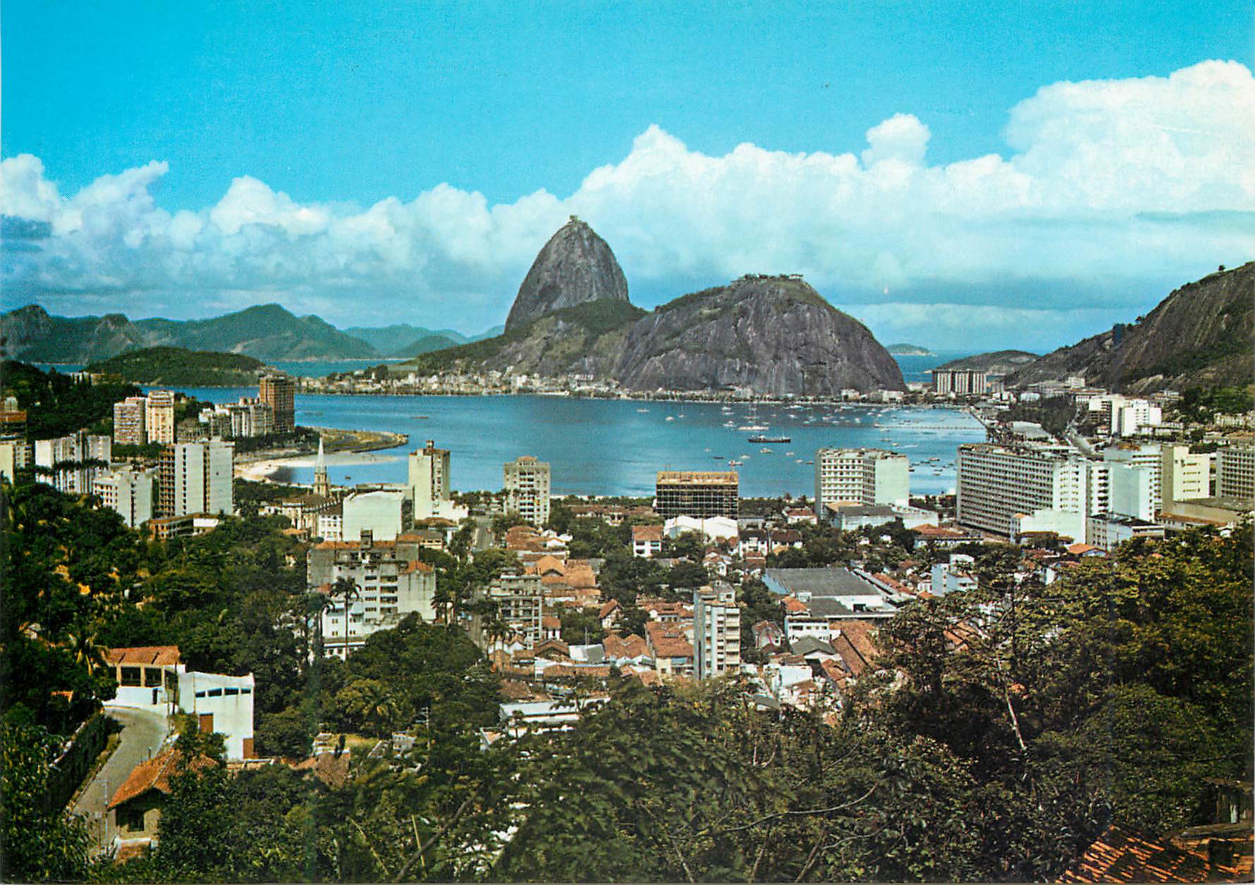 Rio de Janeiro — vue panoramique de Botafogo et du Pain de Sucre — éditeur Brasil Turístico, n°45
