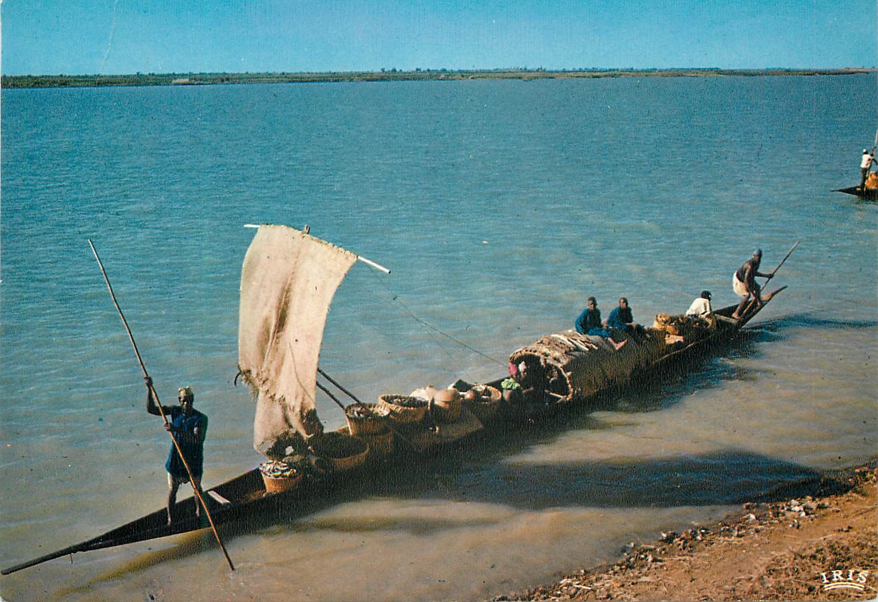 Kanu auf dem Fluss — Kamerun — Verlag IRIS, Serie 5519