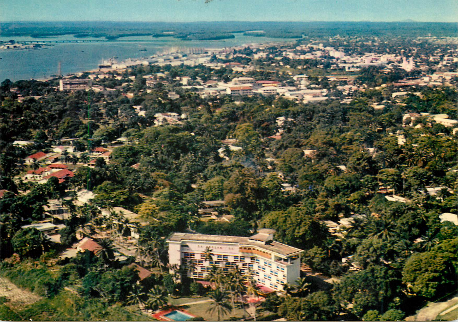 Douala — Vue aérienne — Hôtel des Cocotiers — République Fédérale du Cameroun