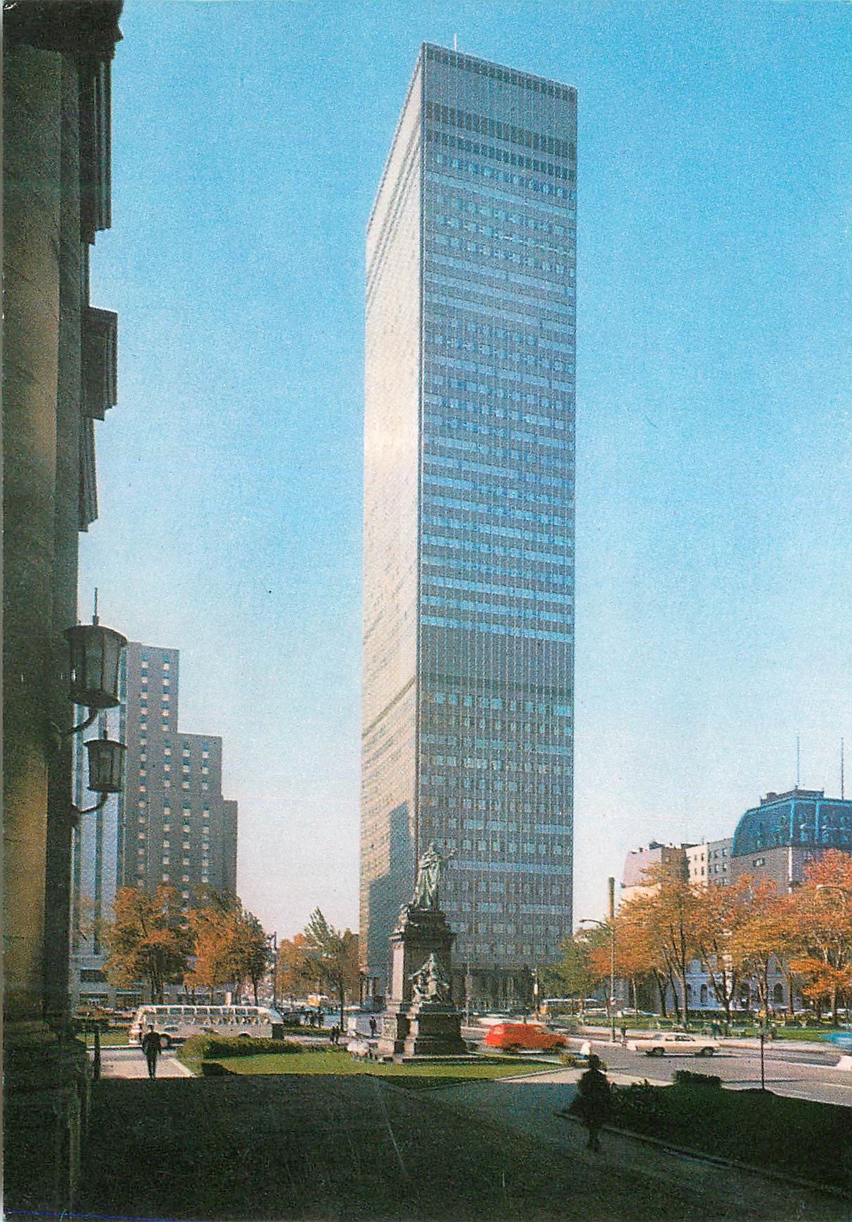 CPM L edifice de la Banque Canadienne Imperiale de Commerce place Dominion Montreal Canada 