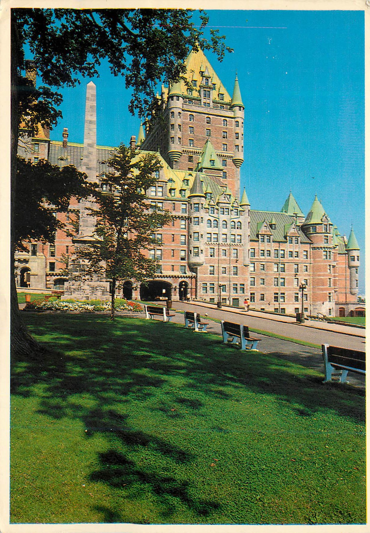 CPM Quebec Que Le Chateau Frontenac vu du jardin des Gouverneurs 