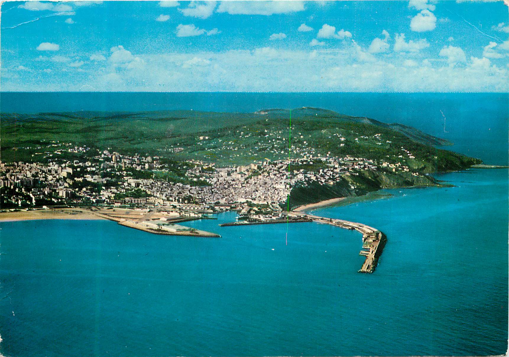 CPM Tanger Vue aerienne de la ville et du port 