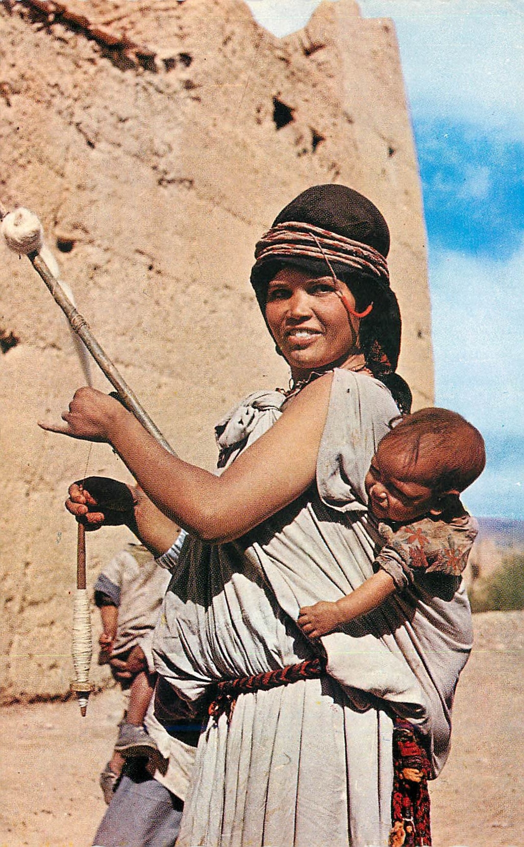 CPM Maroc pittoresque fileuse