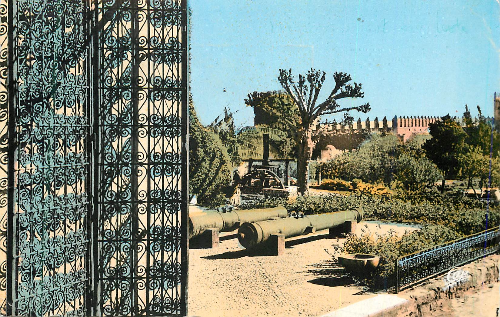 CPM Rabat entree du jardin des oudaias