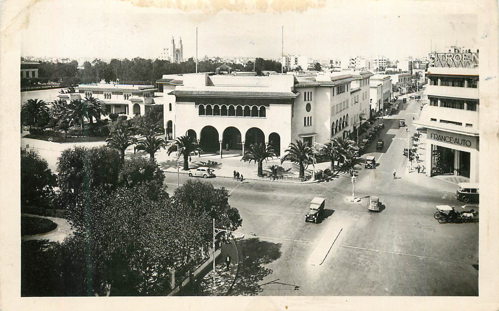 CPM Casablanca la poste et l'avenue de paris