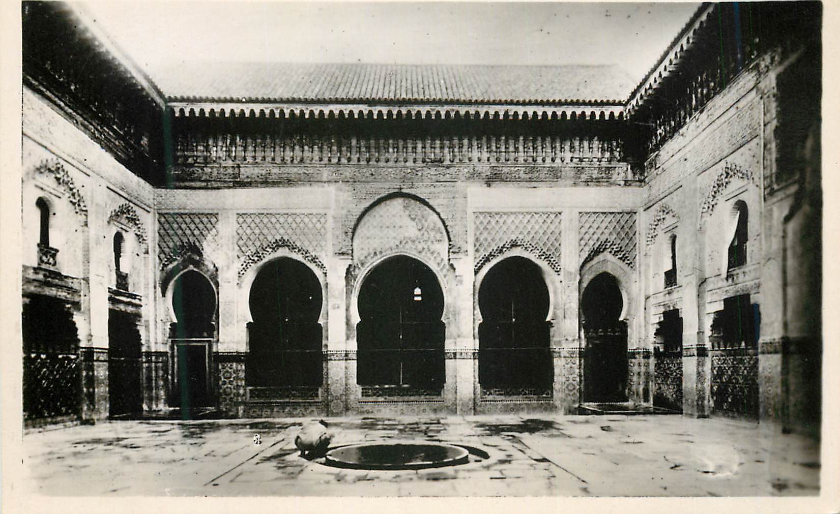 CPM Fes cour de la medersa bou anania