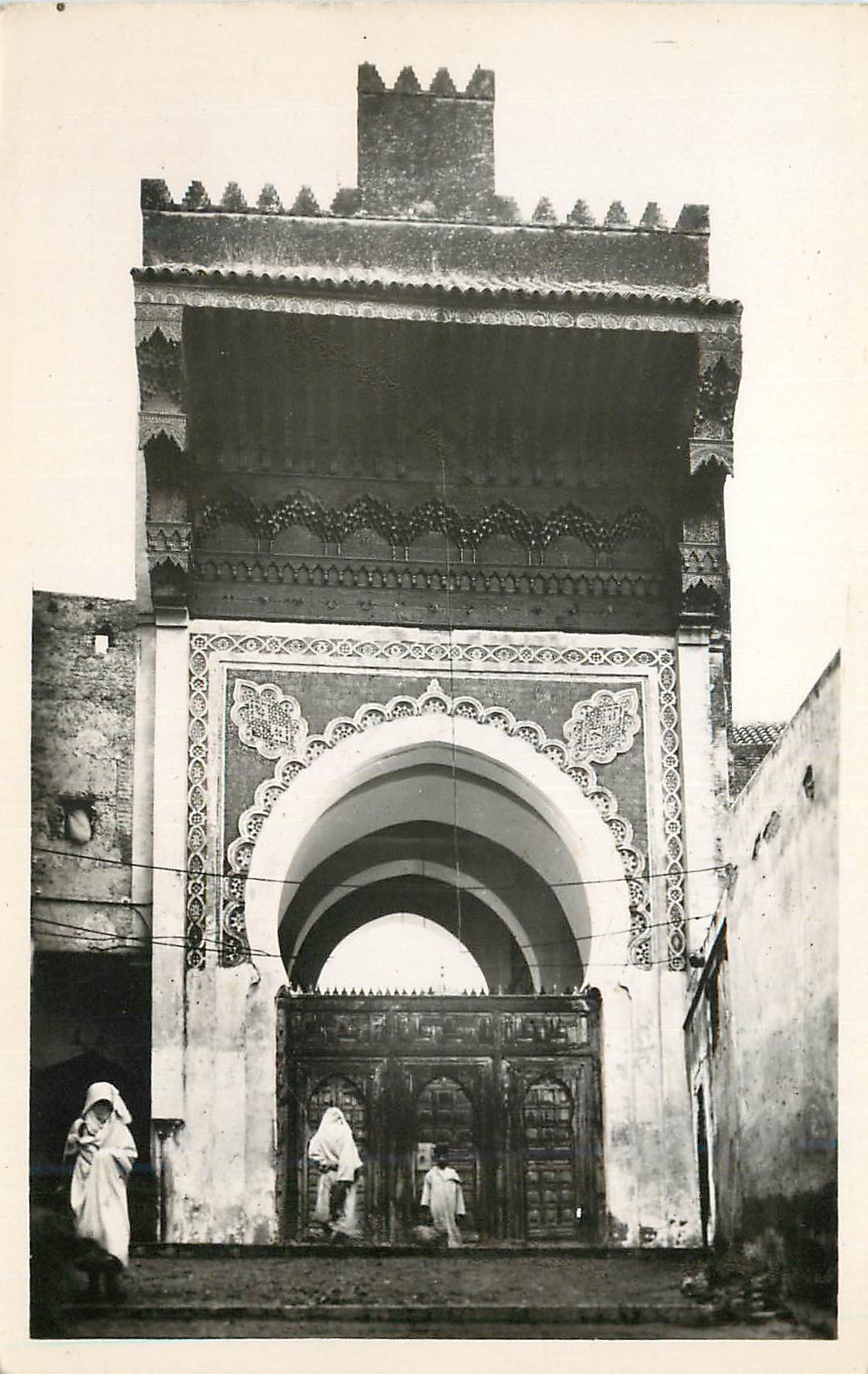 CPM Fes porte de la mosquee des andalous