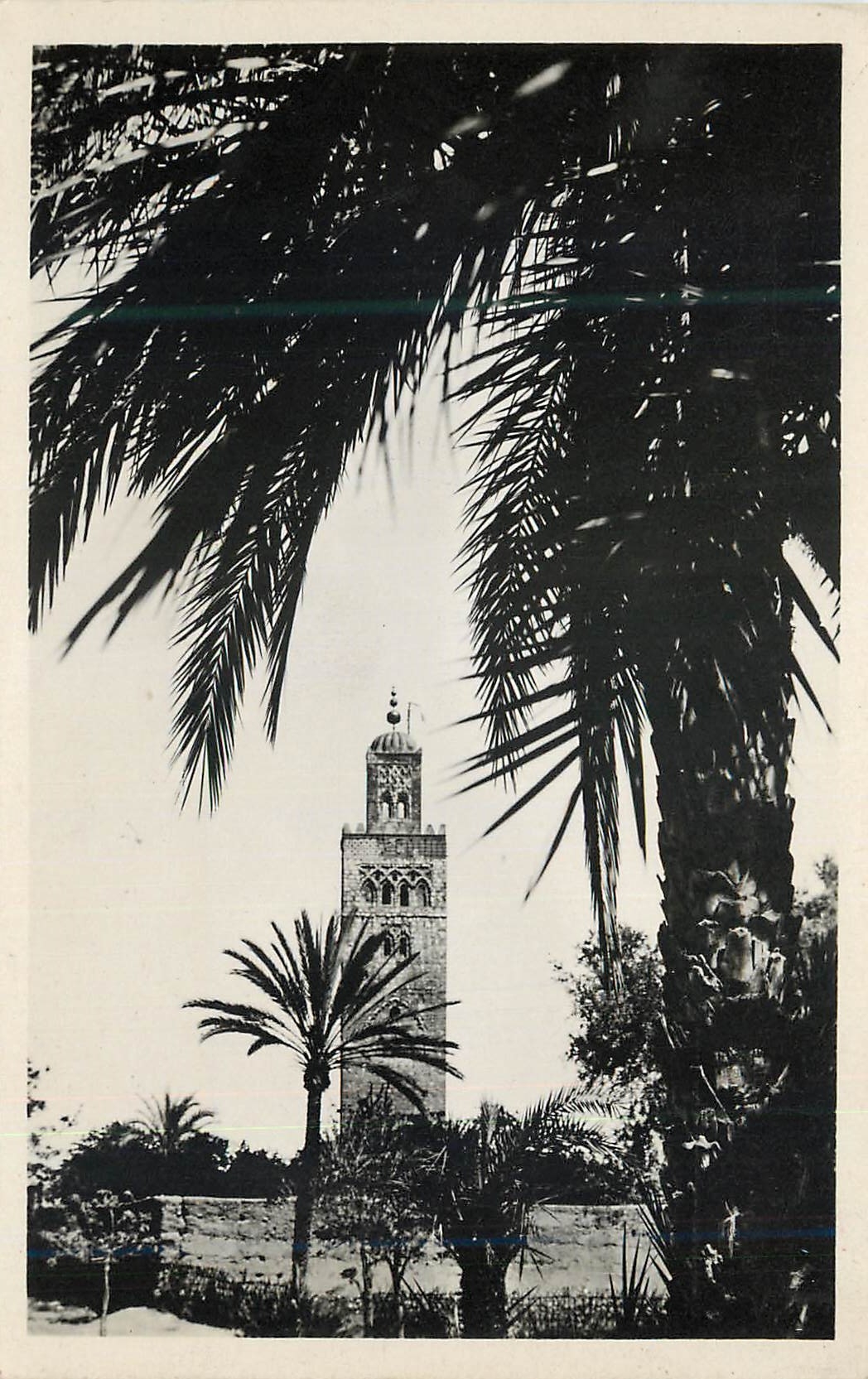 CPM Marrakech vue artistique de la koutoubia
