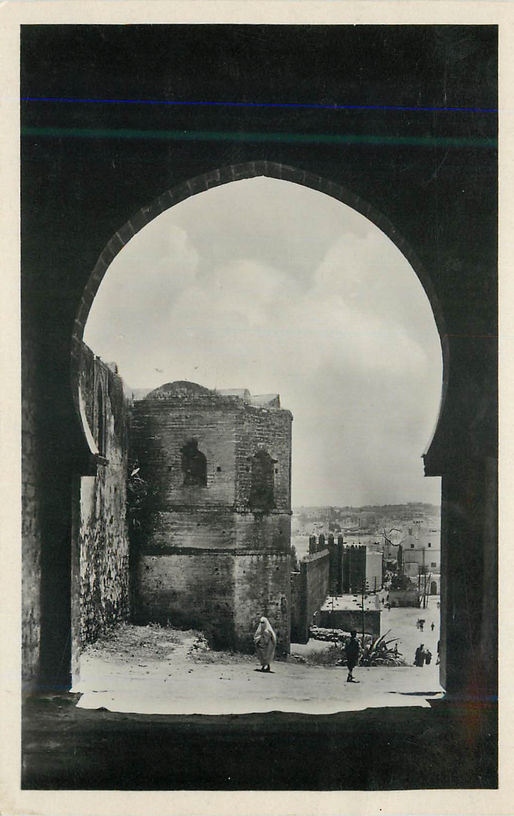 CPM Rabat la porte du jardin oudaias