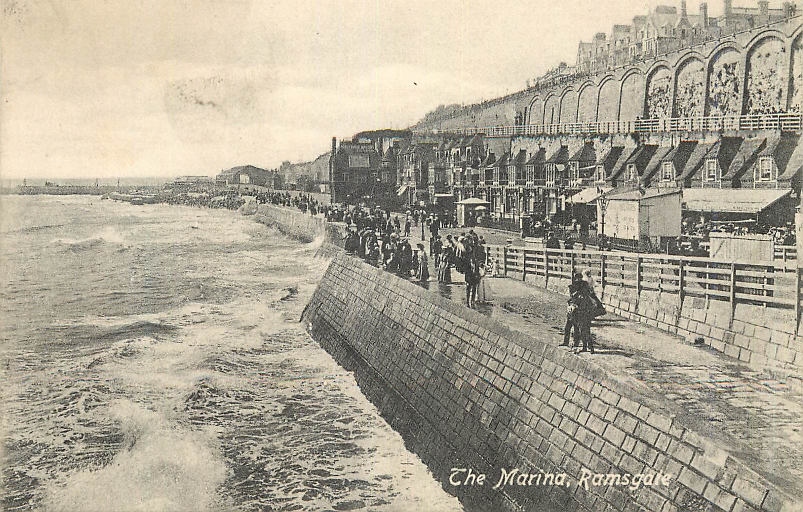 The Marina, Ramsgate — Blick auf die Promenade und Gebäude — Valentine's Series