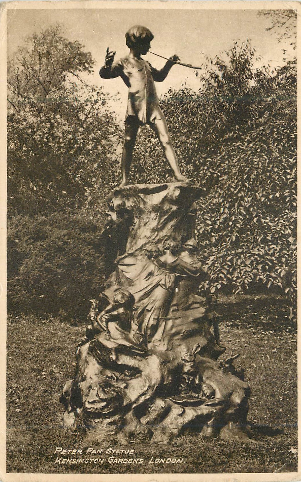 CPA London peter pan statue kensington gardens