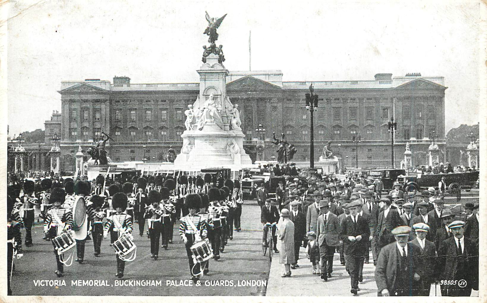 CPA London victoria buckingham palace guards Militaria