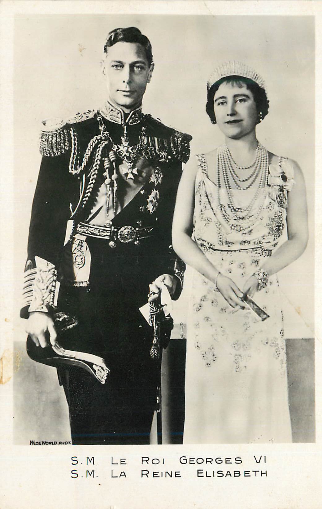 S.M. Le Roi Georges VI et S.M. La Reine Elisabeth — Wide World Photo