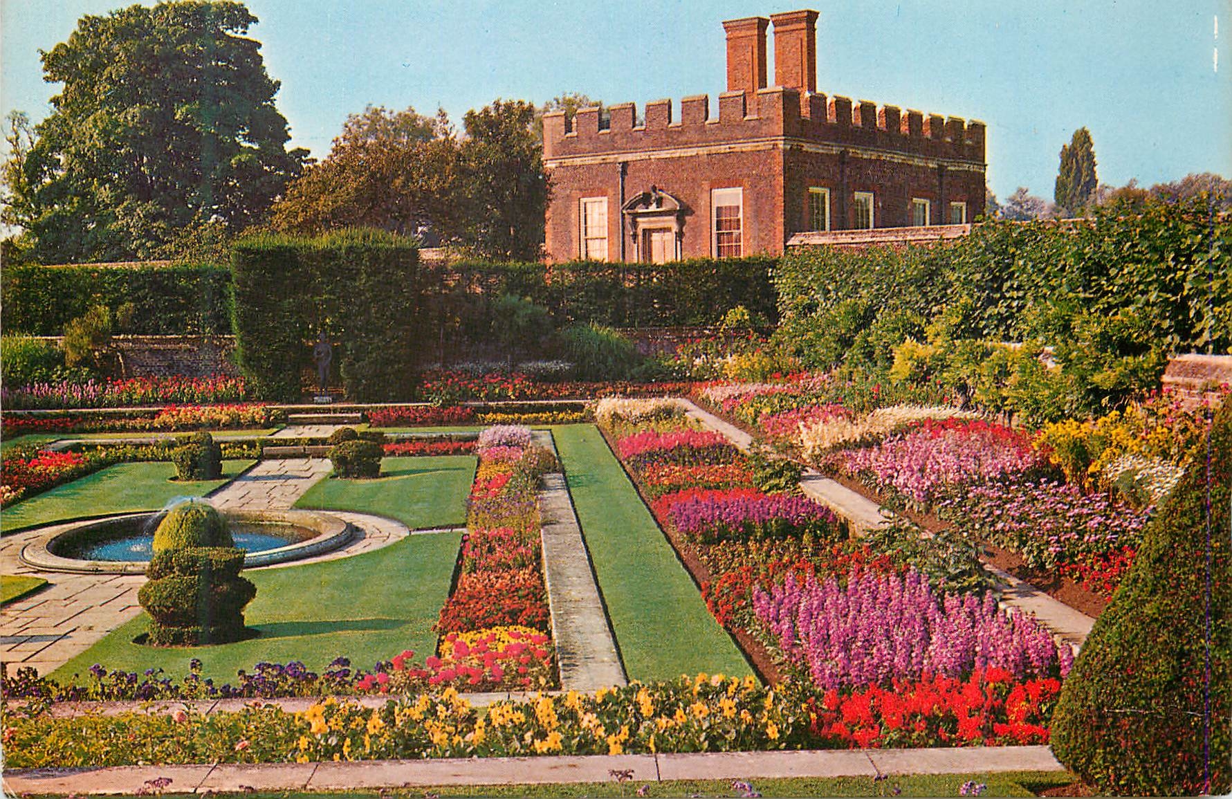 CPM Sunken gardens with pont hampton court palace