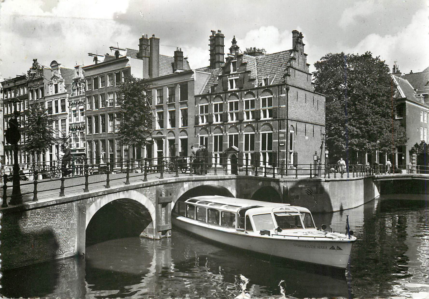 Amsterdam — O.Z. Voorburgwal avec maison aux trois canaux — Uitgave Rembrandt No. 309