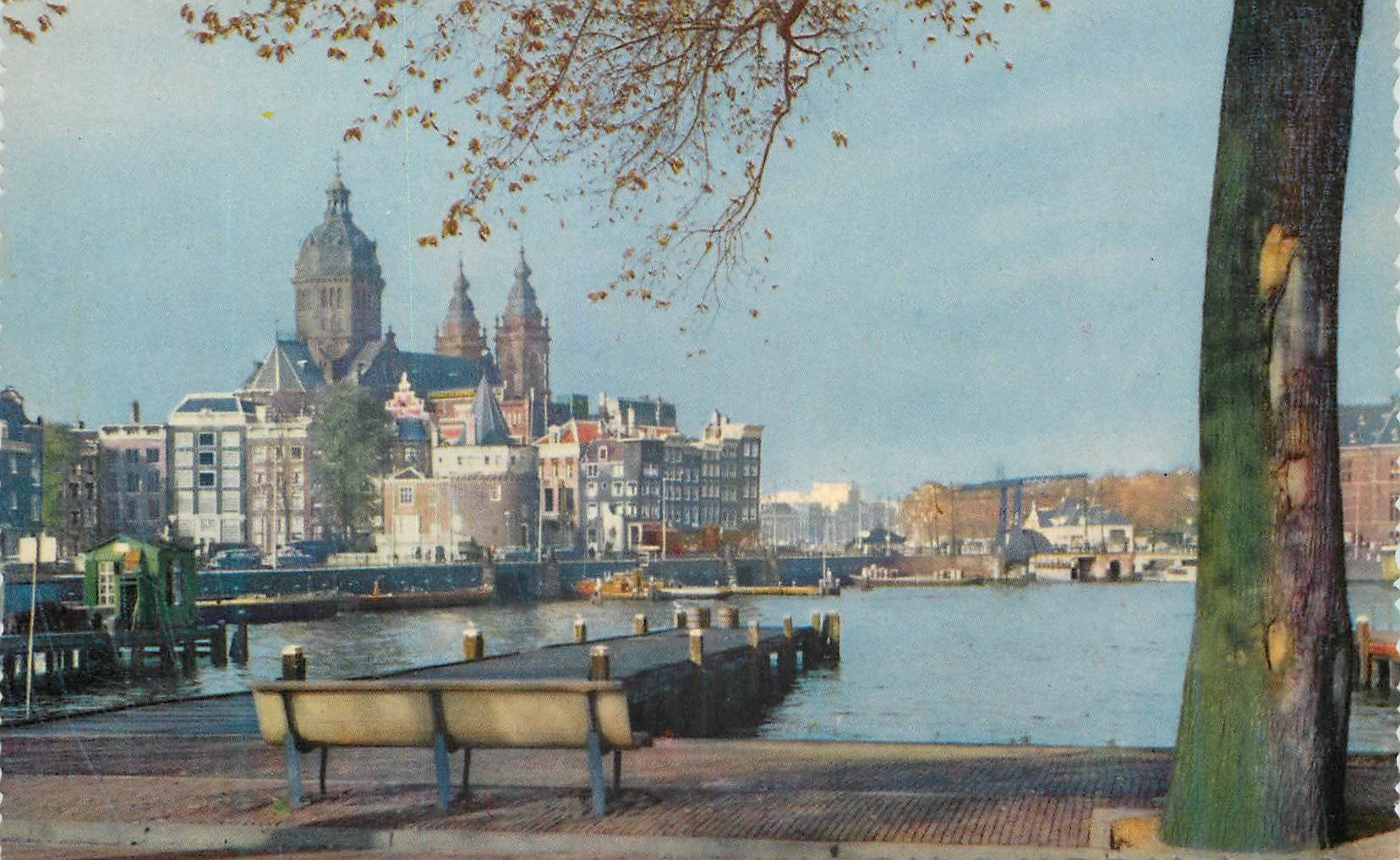 CPM Schelerstoren en St Nicolaaskerk Amsterdam