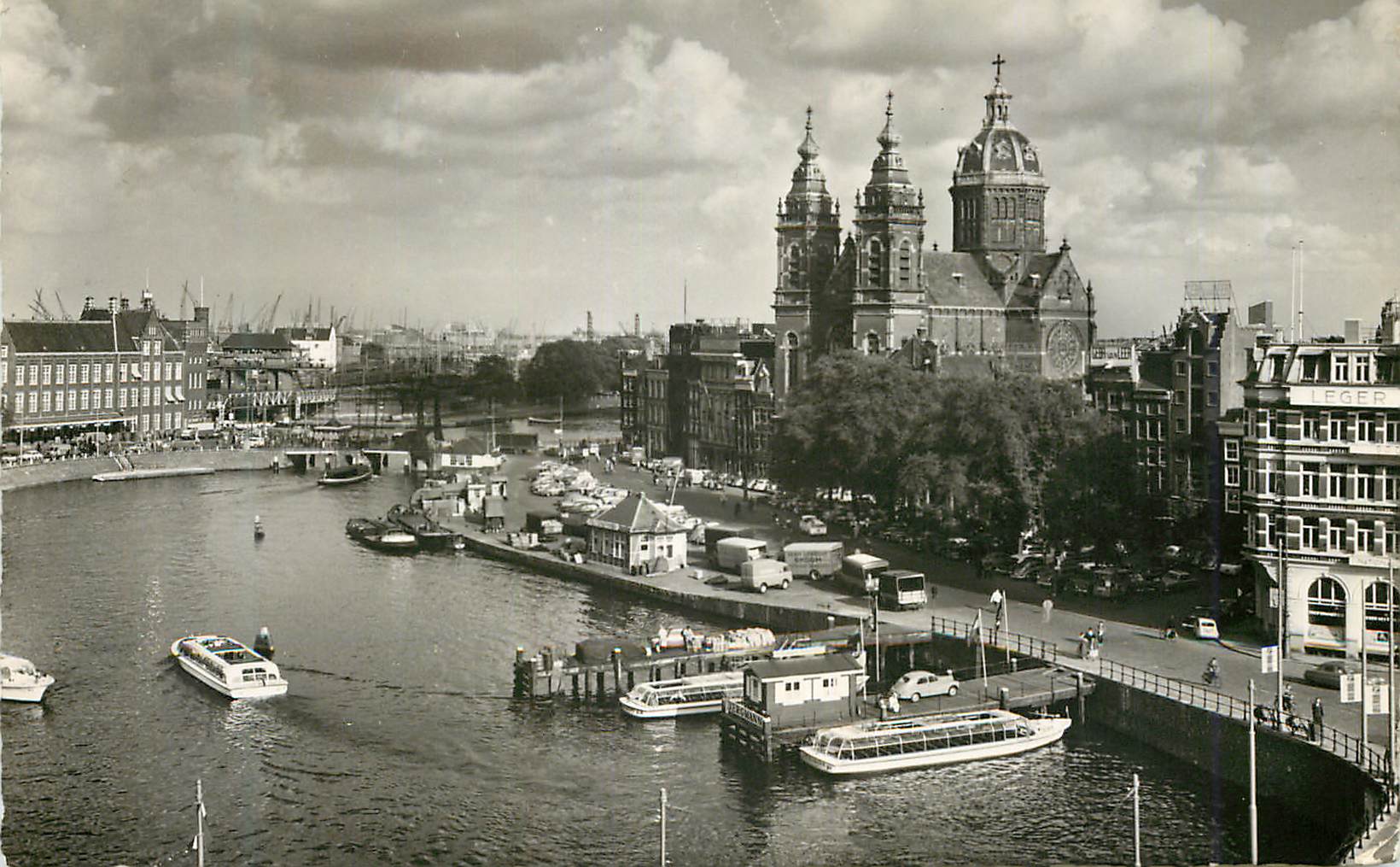 CPM Amsterdam C Prins Hendrikkade met St Nicolaskerk