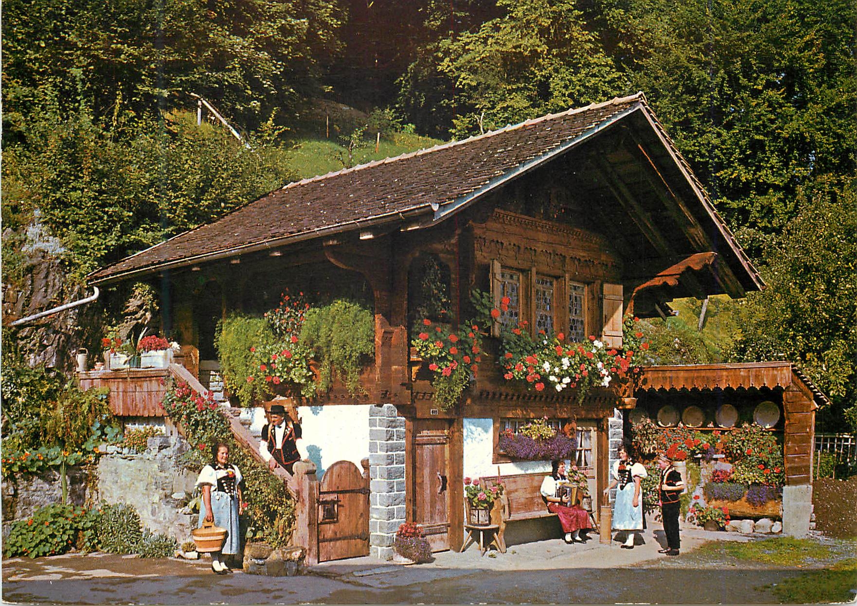 CPM Alter Speicher im Berner Oberland mit Trachtengruppe