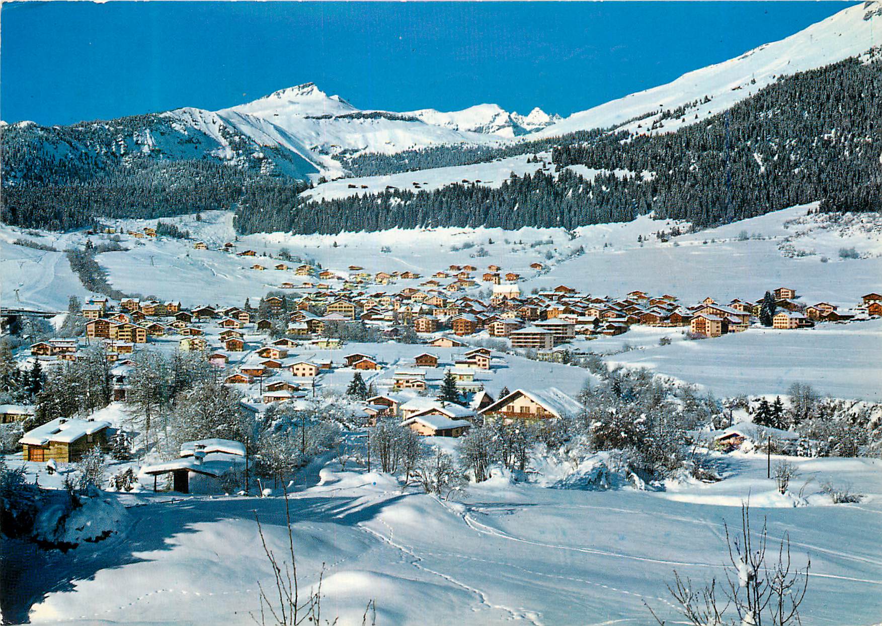CPM Flims Dorf gegen das Skigebiet