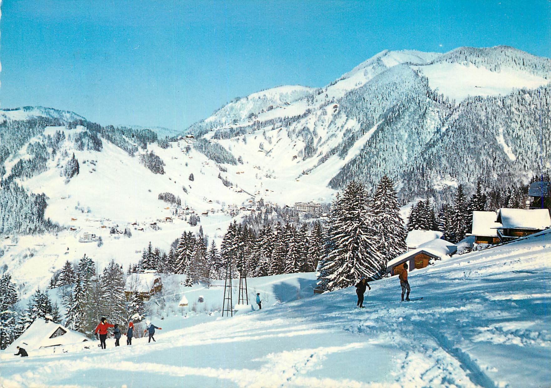 CPM Caux s Montreux champs de ski et vue sur Les Avants Sonloup