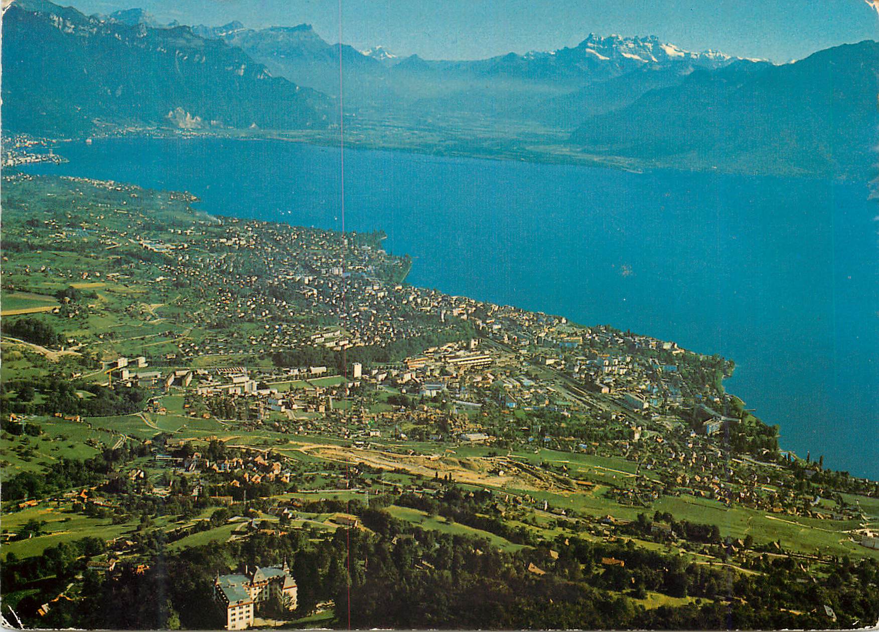 CPM Lumieres et couleurs sur le Lac Leman Vevey Montreux et les Alpes