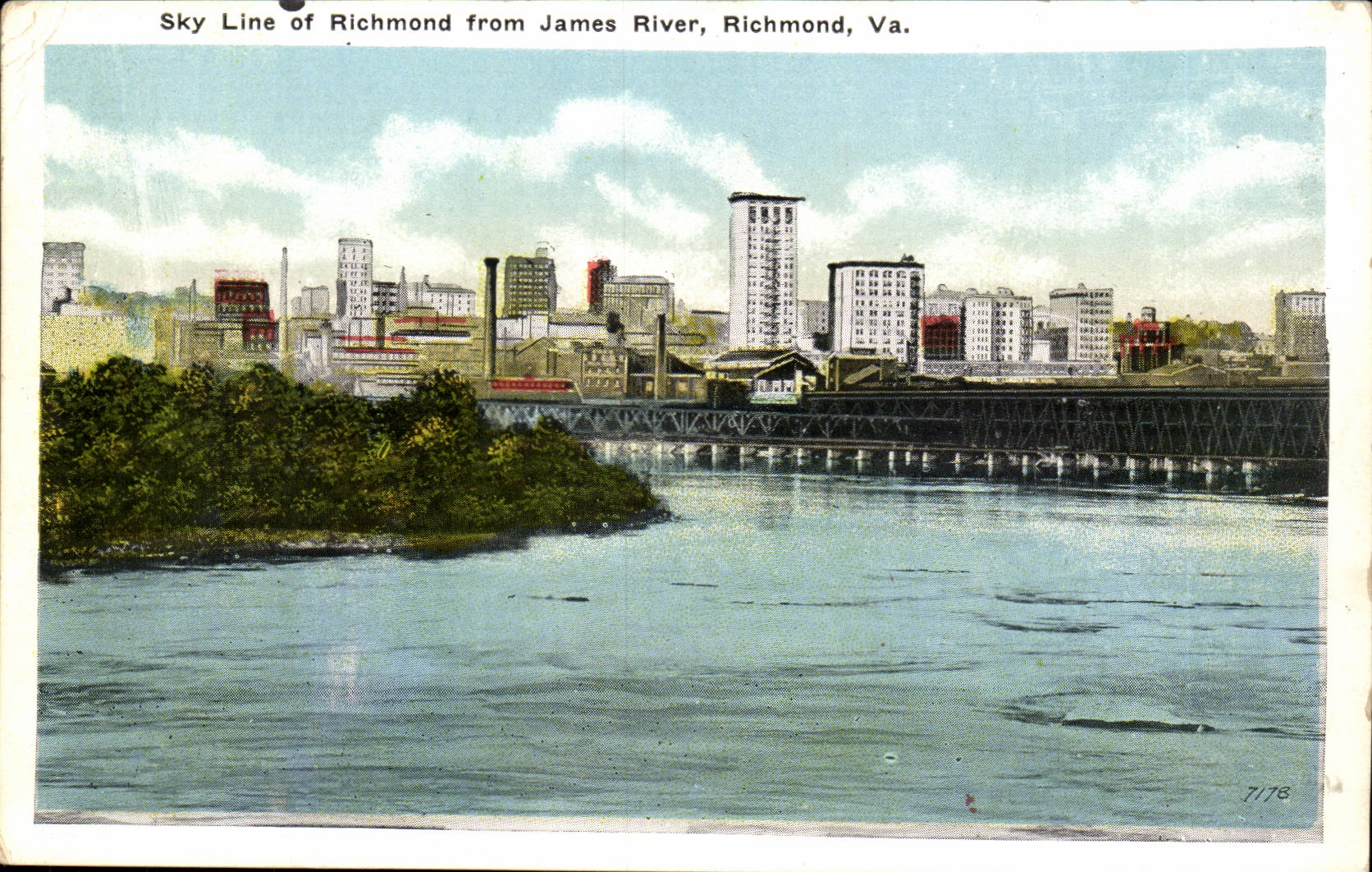 Etas Unis-USA-Virginia-Skyline of Richmond from James River- Richmond -CPR
