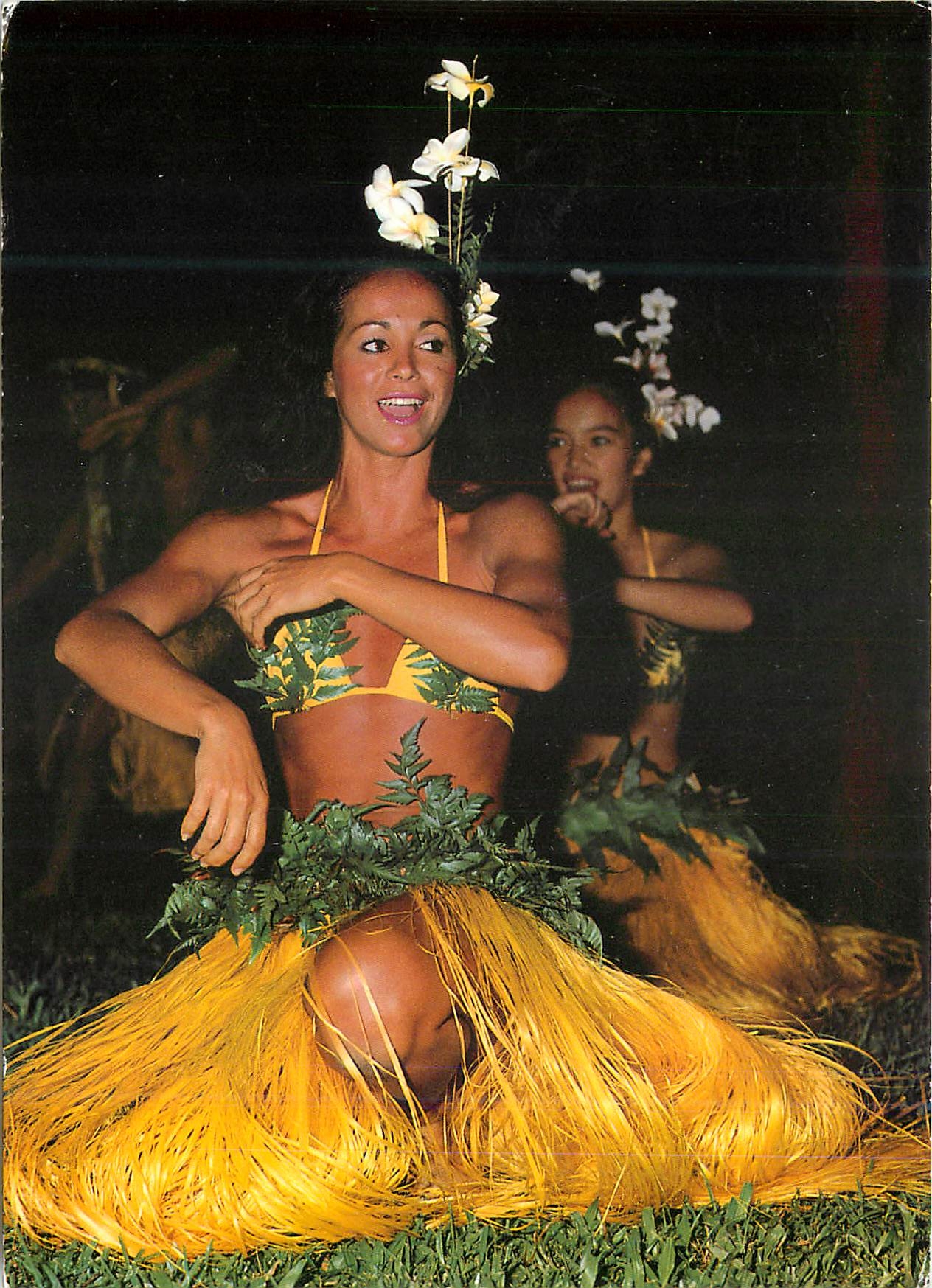 CPM Danseuse du Groupe lora Tahiti de Gilles Hollande Tahiti
