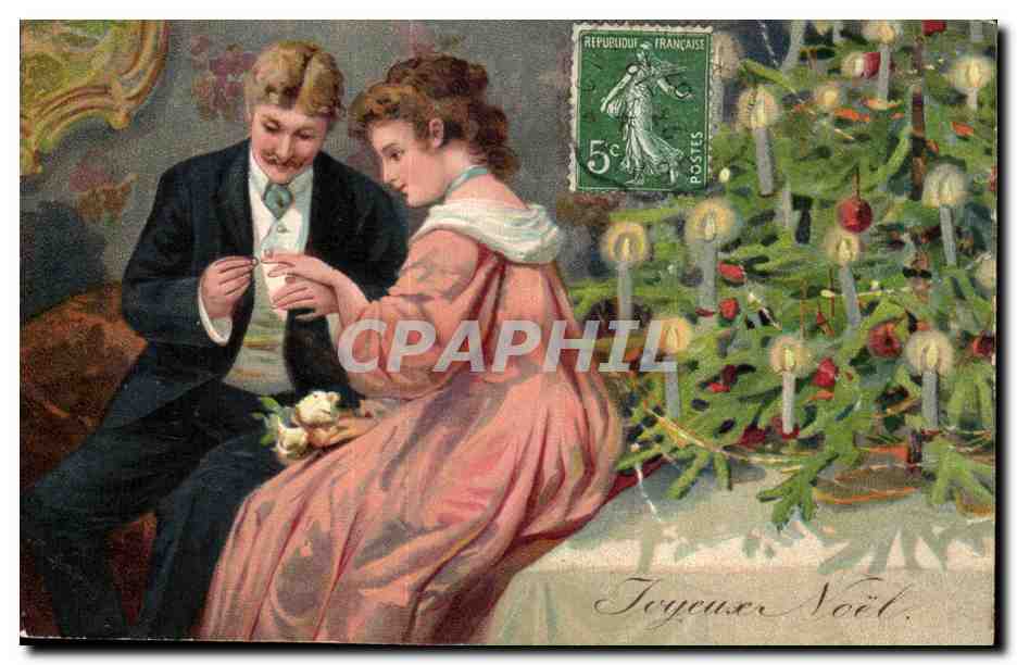 Couples devant un sapin de Noël — éditeur Relief N° 6457 — timbre 5c République Française