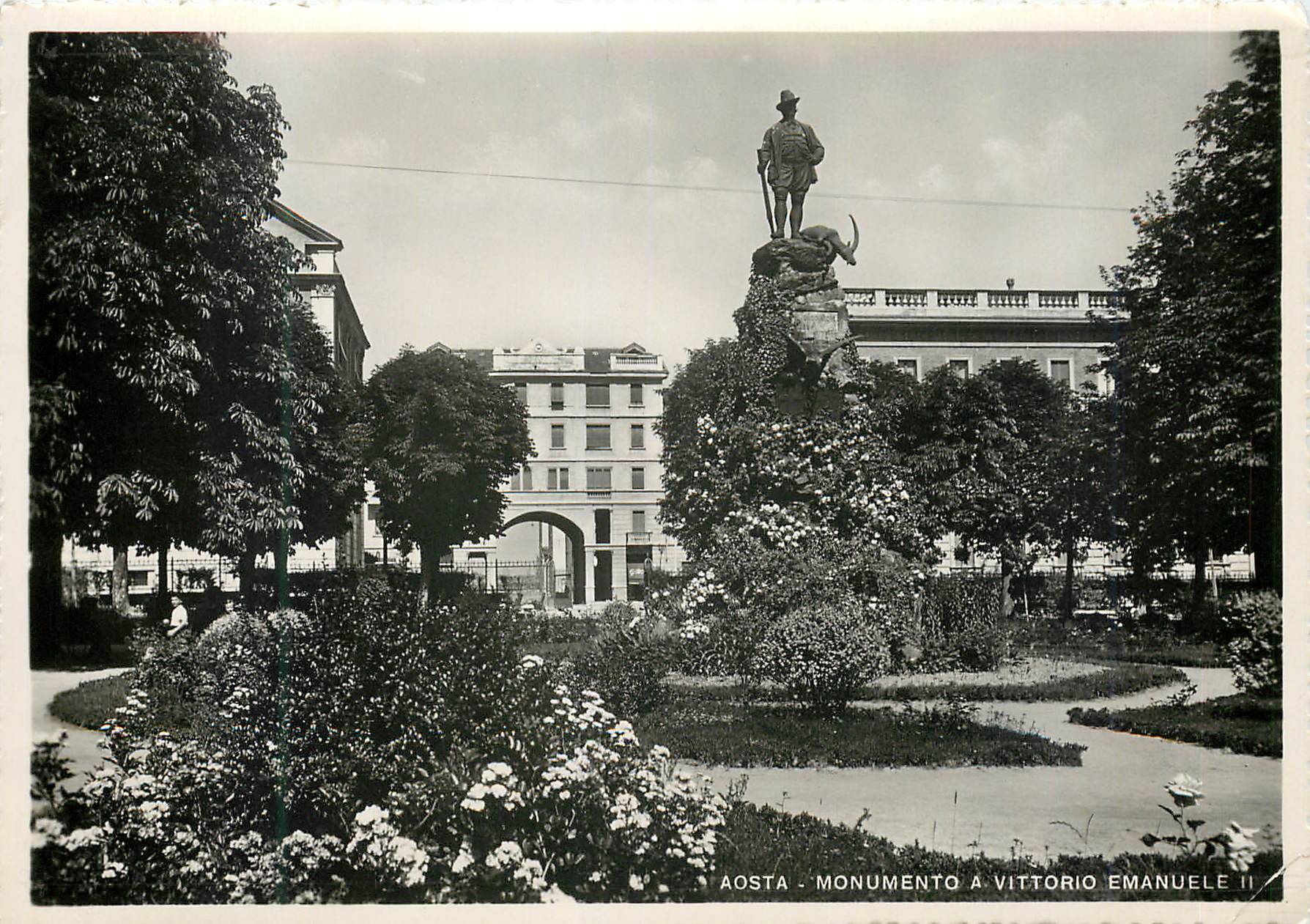 CPM Aosta Monumento Vittorio Emanuele II